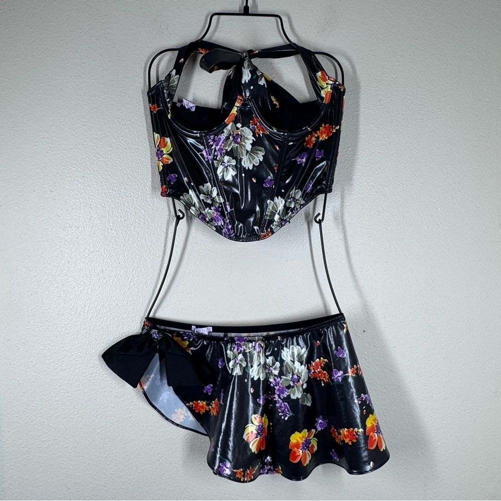 NWT Savage X Fenty Night Blooms Cupless Halter Corset & Skirt Set Women’s Medium